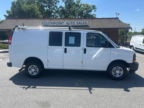 Used 2017 Chevrolet Express 2500 RWD image 5