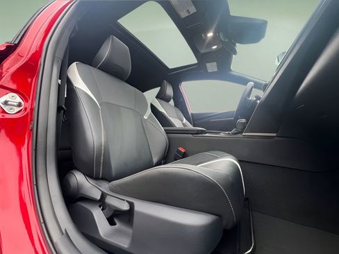 Used 2025 Toyota Camry SE image 19