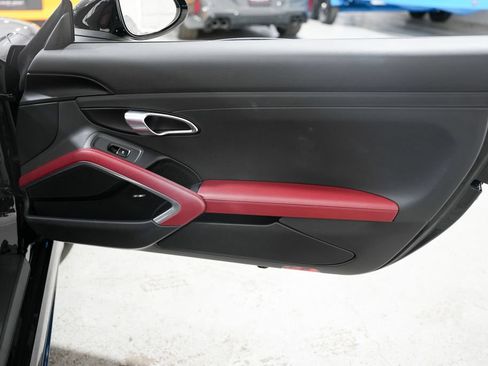 Used 2017 Porsche 718 Boxster RWD image 30