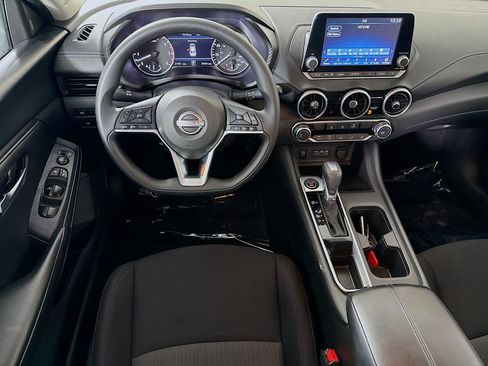 Used 2025 Nissan Sentra SV FWD image 17