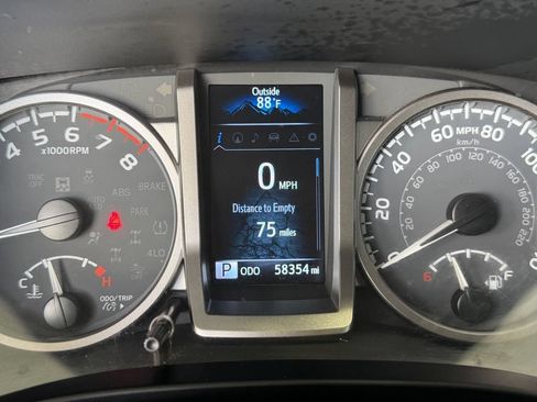 Certified 2023 Toyota Tacoma SR5 AWD/4WD image 27