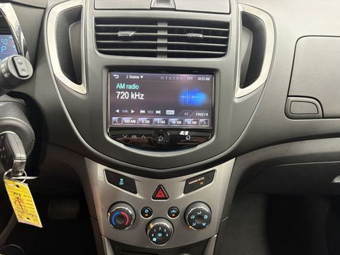 Used 2016 Chevrolet Trax LT w/ LT Sun and Sound Package FWD image 14