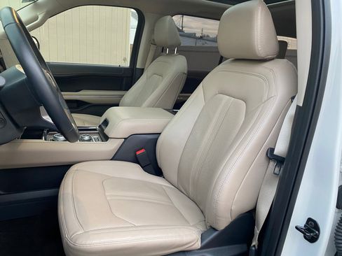 Used 2022 Ford Expedition Max Limited image 28