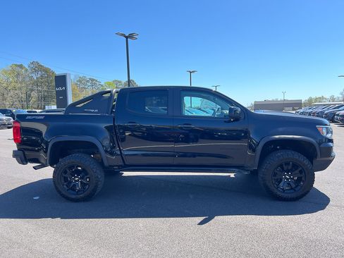 Used 2022 Chevrolet Colorado ZR2 w/ ZR2 Midnight Special Edition AWD/4WD image 8