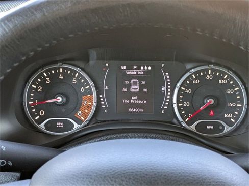 Used 2019 Jeep Renegade Latitude w/ Cold Weather Group image 29