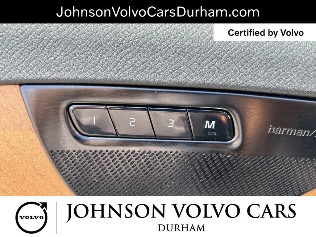 Used 2025 Volvo XC90 B6 Plus AWD/4WD image 16