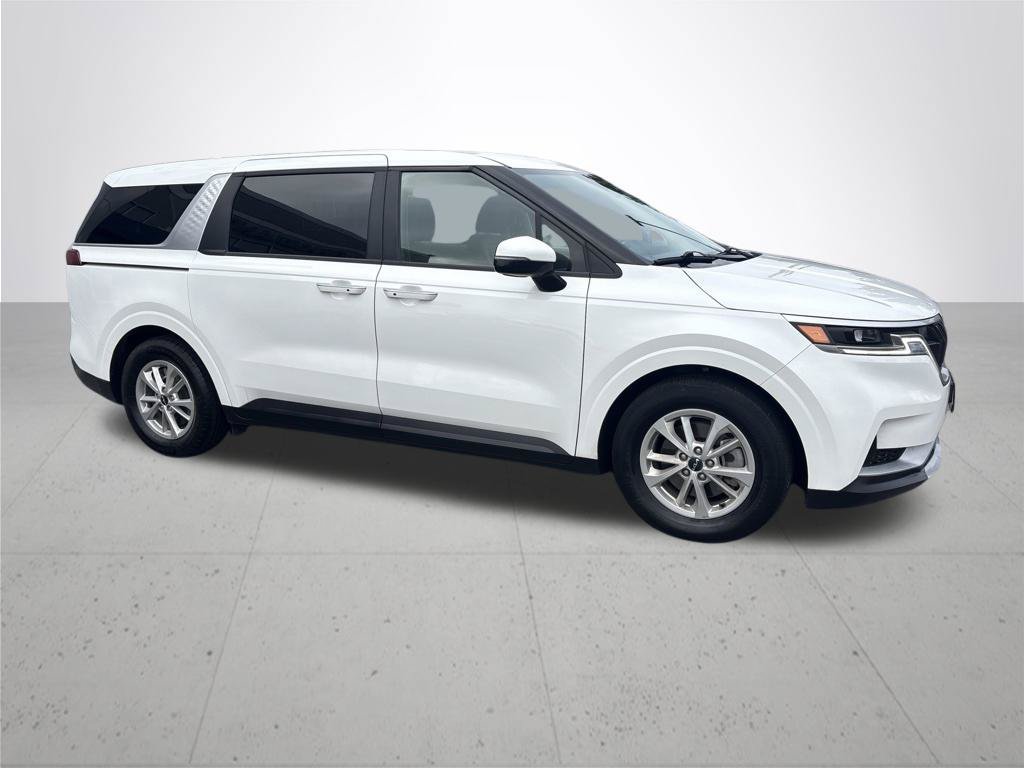 Used 2024 Kia Carnival LX FWD image 5