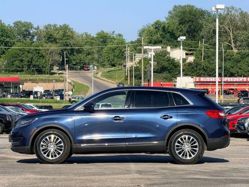 Used 2017 Lincoln MKX Select AWD/4WD image 5
