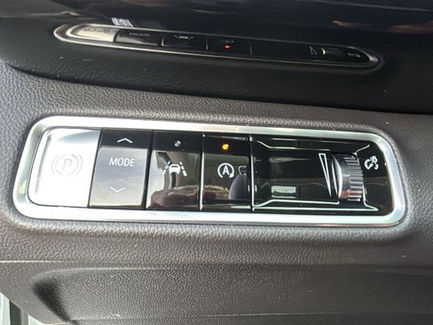 Certified 2025 Buick Envision Avenir image 15