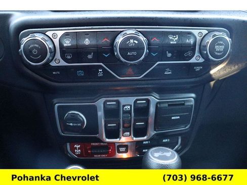 Used 2023 Jeep Wrangler Rubicon w/ Cold Weather Group image 17