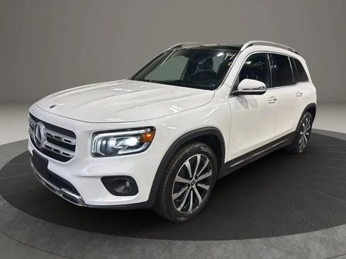 Used 2021 Mercedes-Benz GLB 250 4MATIC image 1