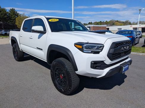 Used 2023 Toyota Tacoma TRD Pro AWD/4WD image 8