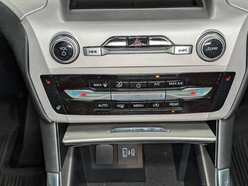 Used 2023 Ford Explorer XLT w/ Equipment Group 202A AWD/4WD image 20