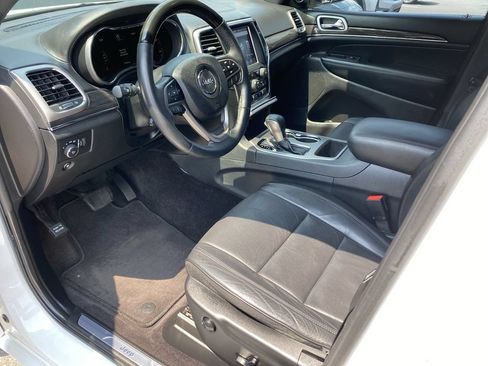 Used 2018 Jeep Grand Cherokee Overland RWD image 10