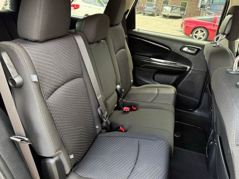 Used 2019 Dodge Journey SE w/ Premium Group FWD image 18