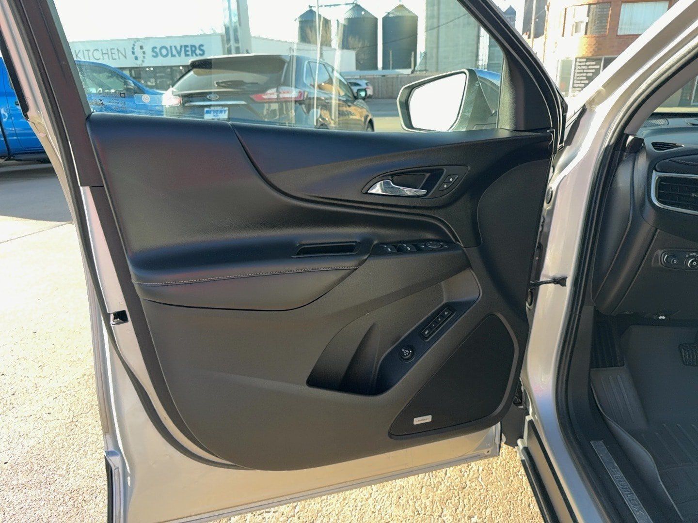 Used 2021 Chevrolet Equinox Premier AWD/4WD image 11