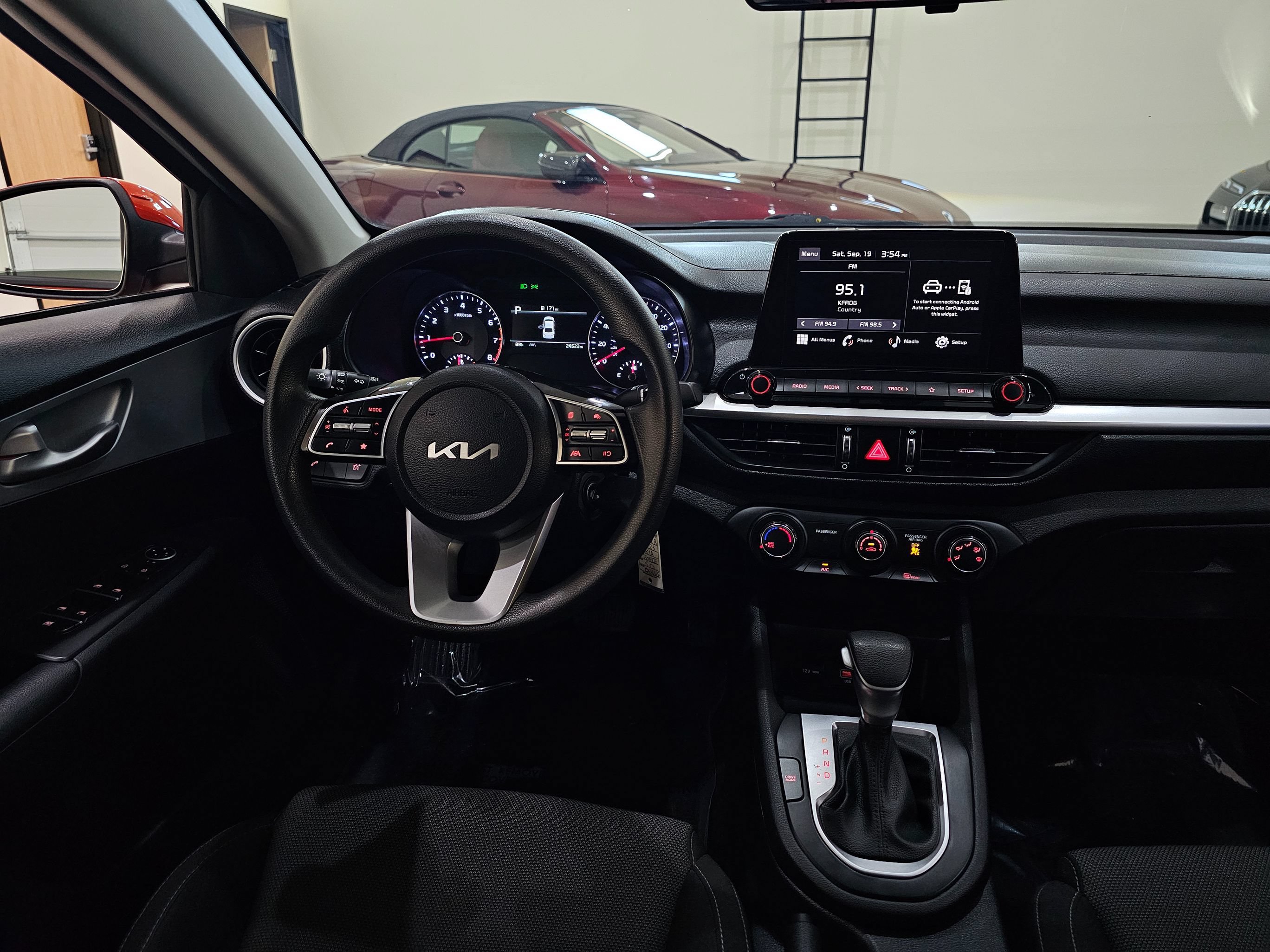 Used 2023 Kia Forte LXS w/ LXS Technology Package FWD image 23