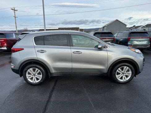Used 2019 Kia Sportage LX w/ LX Popular Package image 4