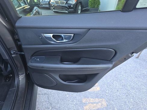 Used 2020 Volvo V60 T5 Cross Country w/ Protection Package Premier AWD/4WD image 17