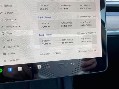 Used 2022 Tesla Model Y Long Range image 25