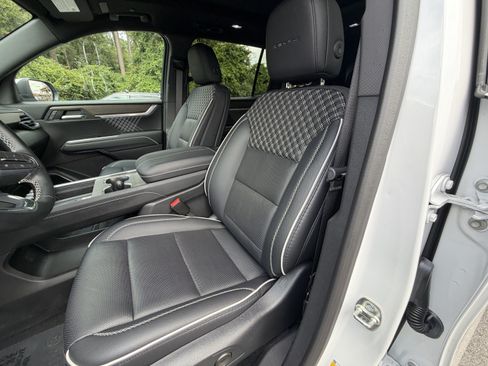 Used 2025 GMC Acadia Denali w/ LPO, Floor Liner Package AWD/4WD image 17