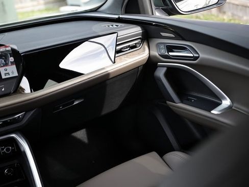 New 2025 Audi Q5 2.0T Premium Plus image 27