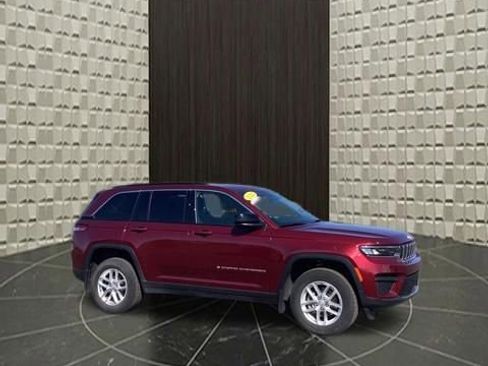 Certified 2025 Jeep Grand Cherokee Laredo X AWD/4WD image 2