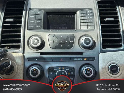 Used 2013 Ford Taurus SEL FWD image 25
