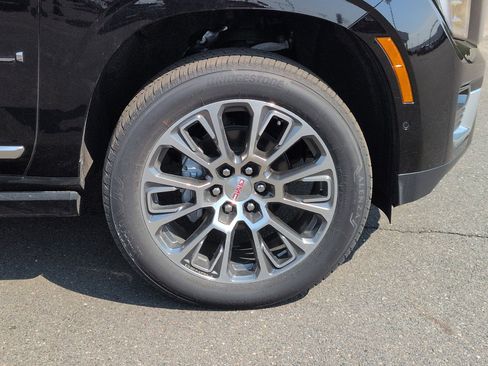 New 2026 GMC Yukon XL Denali w/ Sun & Power Step Package AWD/4WD image 33