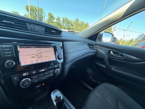 Used 2020 Nissan Rogue SV AWD/4WD image 24