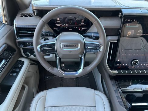 Used 2026 GMC Yukon Denali RWD image 13