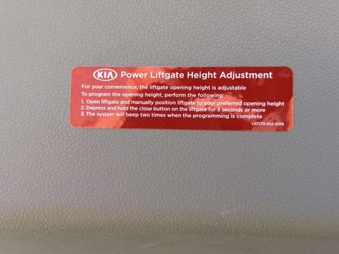 Used 2019 Kia Sedona EX w/ EX Premium Package FWD image 18