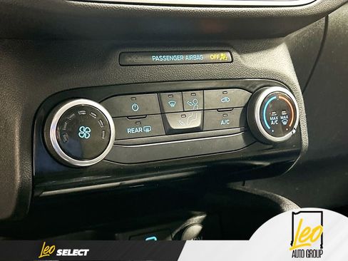 Used 2022 Ford Escape SE image 15