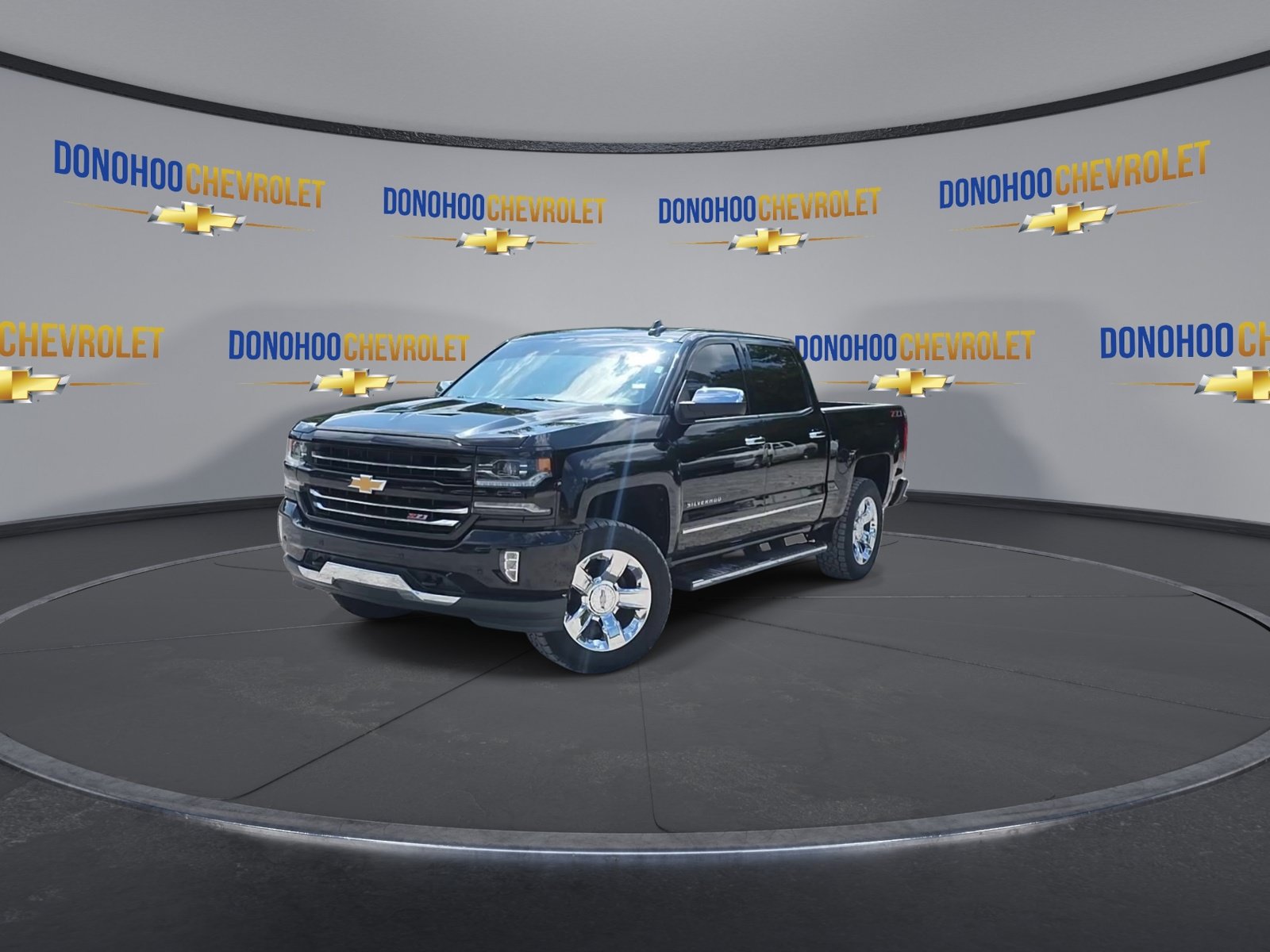 Used 2018 Chevrolet Silverado 1500 LTZ Z71 w/ LTZ Plus Package AWD/4WD image 8