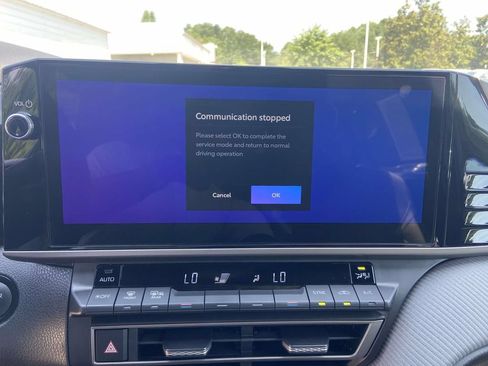 Used 2025 Toyota Camry SE w/ Multimedia Upgrade Package FWD image 20