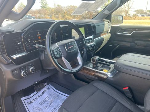 Used 2023 GMC Sierra 1500 Elevation w/ Preferred Package image 15