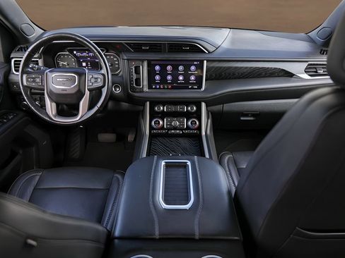Used 2021 GMC Yukon Denali w/ Denali Premium Package AWD/4WD image 27