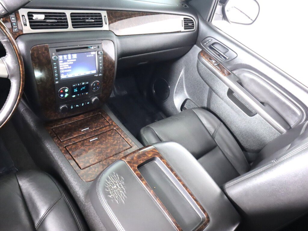Used 2013 GMC Yukon XL Denali RWD image 32