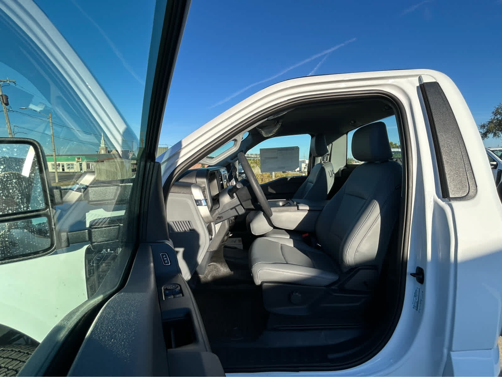 New 2027 Ford F350 XL w/ XL Chrome Package AWD/4WD image 4