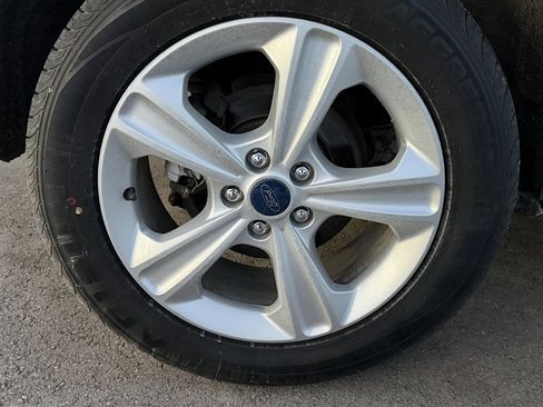 Used 2015 Ford Escape SE image 17