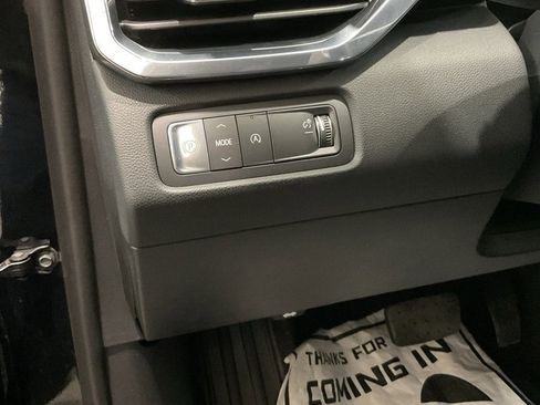 Used 2025 GMC Acadia Elevation w/ Elevation Premium Package image 8