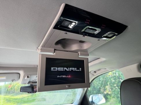 Used 2020 GMC Yukon XL Denali w/ Denali Ultimate Package image 14