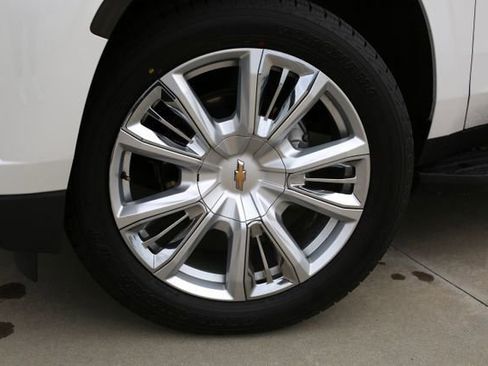 Used 2021 Chevrolet Tahoe High Country image 2