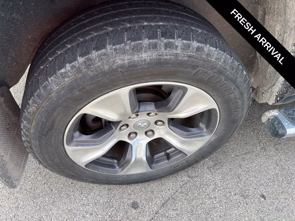 Used 2019 RAM 1500 Laramie AWD/4WD image 23
