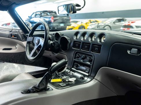 Used 1994 Dodge Viper RT/10 RWD image 10