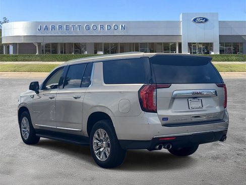 Used 2021 GMC Yukon XL Denali RWD image 3