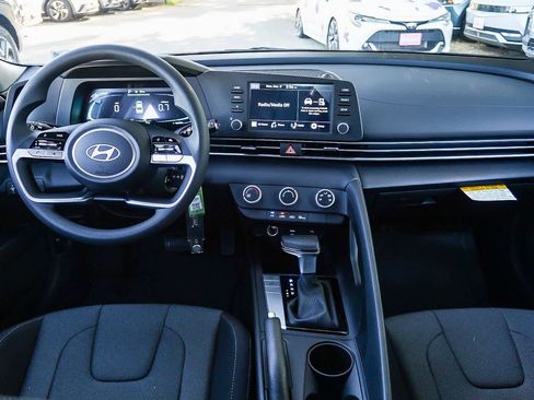 New 2026 Hyundai Elantra SE image 14