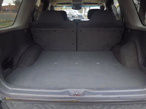 Used 2004 Nissan Xterra XE image 11
