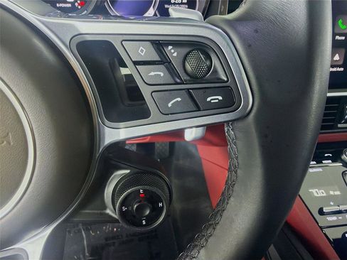 Certified 2022 Porsche Cayenne Platinum Edition image 14