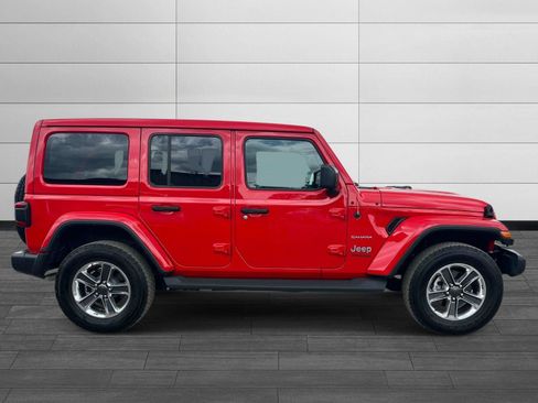 Used 2022 Jeep Wrangler Unlimited Sahara w/ LED Lighting Group AWD/4WD image 2